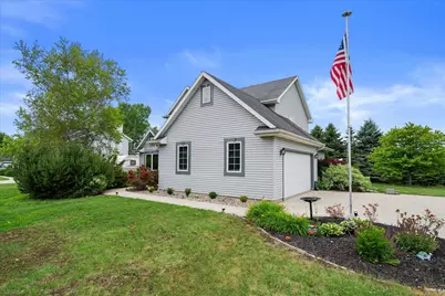 235 W Redding Cir, Belgium, WI 53004 - Photo 3