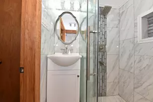 2127 N 122nd St, Wauwatosa, WI 53226 - Photo 33