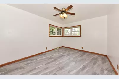 2127 N 122nd St, Wauwatosa, WI 53226 - Photo 25