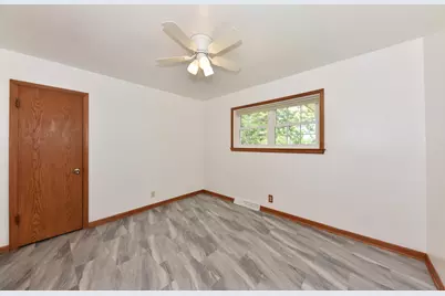 2127 N 122nd St, Wauwatosa, WI 53226 - Photo 21