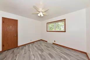 2127 N 122nd St, Wauwatosa, WI 53226 - Photo 21