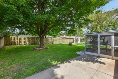 2127 N 122nd St, Wauwatosa, WI 53226 - Photo 41