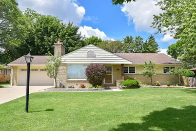 2127 N 122nd St, Wauwatosa, WI 53226 - Photo 39