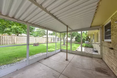 2127 N 122nd St, Wauwatosa, WI 53226 - Photo 45