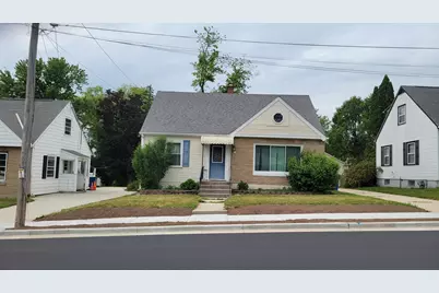 312  Washington Ave, Fredonia, WI 53021 - Photo 1