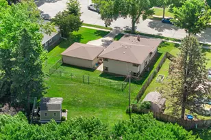 1826 Dewitt Ct, Waukesha, WI 53186 - Photo 37