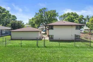 1826 Dewitt Ct, Waukesha, WI 53186 - Photo 31