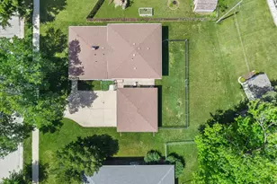 1826 Dewitt Ct, Waukesha, WI 53186 - Photo 35