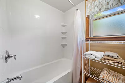 1826  Dewitt Ct, Waukesha, WI 53186 - Photo 19