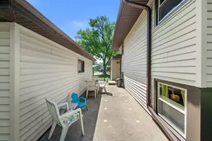 1826 Dewitt Ct, Waukesha, WI 53186 - Photo 29