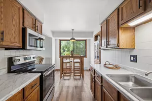 N91w7053 Evergreen Ct, Cedarburg, WI 53012 - Photo 7