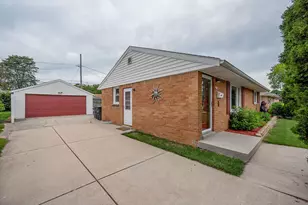 4423 S 61st St, Greenfield, WI 53220 - Photo 19