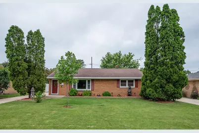 4423 S 61st St, Greenfield, WI 53220 - Photo 25