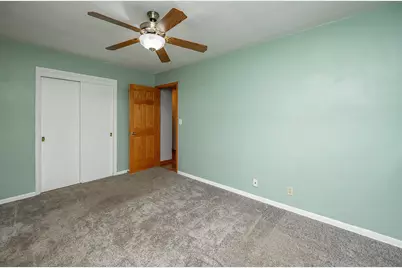 4423 S 61st St, Greenfield, WI 53220 - Photo 13