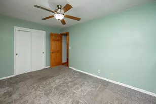 4423 S 61st St, Greenfield, WI 53220 - Photo 13