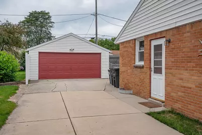 4423 S 61st St, Greenfield, WI 53220 - Photo 21