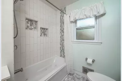 4423 S 61st St, Greenfield, WI 53220 - Photo 11