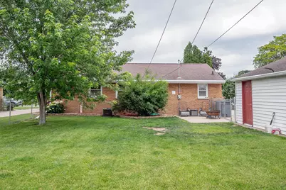 4423 S 61st St, Greenfield, WI 53220 - Photo 23