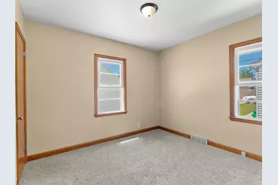 1709  Grand Ave, Manitowoc, WI 54220 - Photo 9