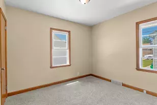 1709 Grand Ave, Manitowoc, WI 54220 - Photo 9