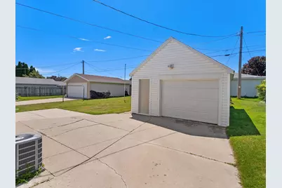 1709  Grand Ave, Manitowoc, WI 54220 - Photo 19