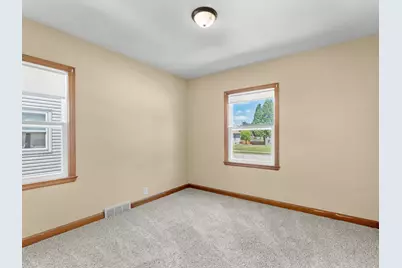 1709  Grand Ave, Manitowoc, WI 54220 - Photo 11