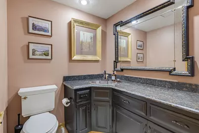 3532 S 121st Ct, Greenfield, WI 53228 - Photo 15