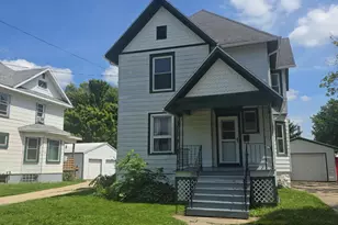 215 N Main St, Reeseville, WI 53579 - Photo 1