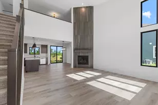 W251N2385 Valleyview Cir, Pewaukee, WI 53072 - Photo 13