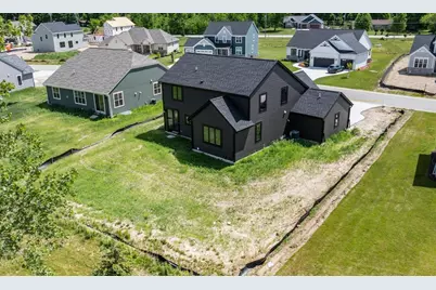 W251N2385  Valleyview Cir, Pewaukee, WI 53072 - Photo 29