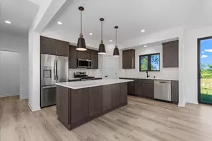 W251N2385 Valleyview Cir, Pewaukee, WI 53072 - Photo 3