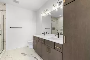 W251N2385 Valleyview Cir, Pewaukee, WI 53072 - Photo 15