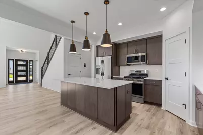 W251N2385  Valleyview Cir, Pewaukee, WI 53072 - Photo 5