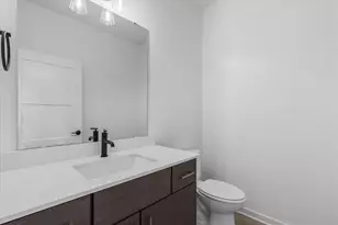 W251N2385 Valleyview Cir, Pewaukee, WI 53072 - Photo 27
