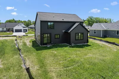 W251N2385  Valleyview Cir, Pewaukee, WI 53072 - Photo 27