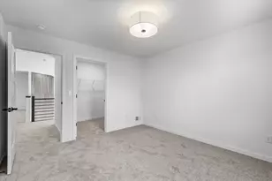 W251N2385 Valleyview Cir, Pewaukee, WI 53072 - Photo 21