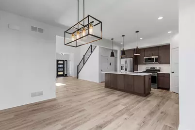 W251N2385  Valleyview Cir, Pewaukee, WI 53072 - Photo 9