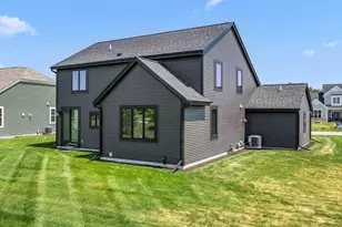 W251N2385 Valleyview Cir, Pewaukee, WI 53072 - Photo 31