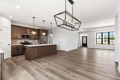 W251N2437  Valleyview Cir, Pewaukee, WI 53072 - Photo 7
