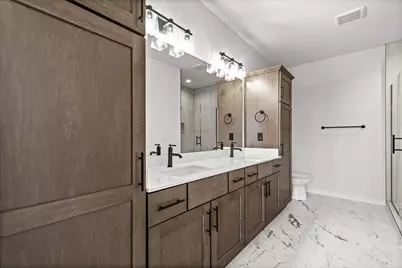 W251N2437  Valleyview Cir, Pewaukee, WI 53072 - Photo 13