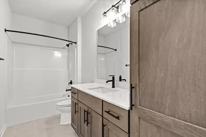 W251N2437  Valleyview Cir, Pewaukee, WI 53072 - Photo 19