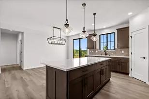 W251N2437 Valleyview Cir, Pewaukee, WI 53072 - Photo 3