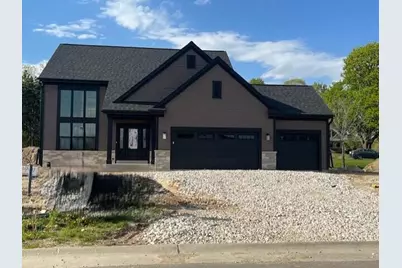 W251N2459  Valleyview Cir, Pewaukee, WI 53072 - Photo 1