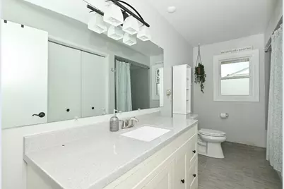 300 E Parkway Estates Dr, Oak Creek, WI 53154 - Photo 21