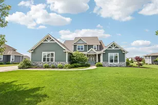 N66W15730 Fox Meadow Dr, Menomonee Falls, WI 53051 - Photo 47