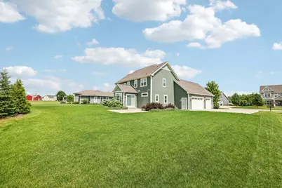 N66W15730  Fox Meadow Dr, Menomonee Falls, WI 53051 - Photo 45