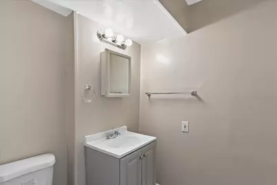 5676 N 43rd St, Milwaukee, WI 53209 - Photo 7