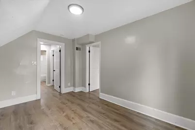 5676 N 43rd St, Milwaukee, WI 53209 - Photo 11