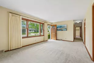 N92W16938 Roger Ave, Menomonee Falls, WI 53051 - Photo 5