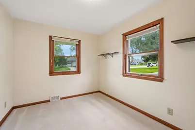 N92W16938  Roger Ave, Menomonee Falls, WI 53051 - Photo 15